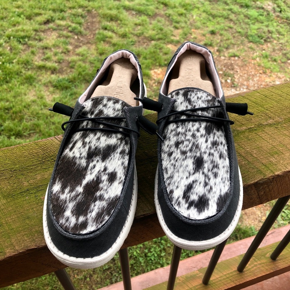 Women's CUSTOM Cowhide Hey Dudes ! 🐄🐄 read description